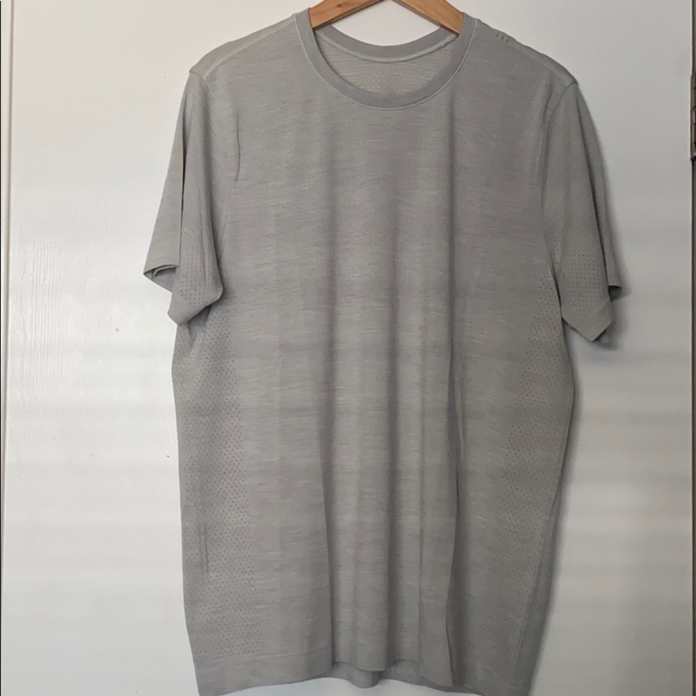 Men’s lululemon metal vent breathe short sleeve